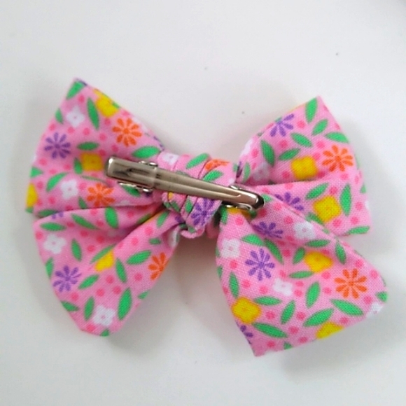 Dog Hair Bows - Set of 2 Bows for Pets with clip - Picture 5 of 5